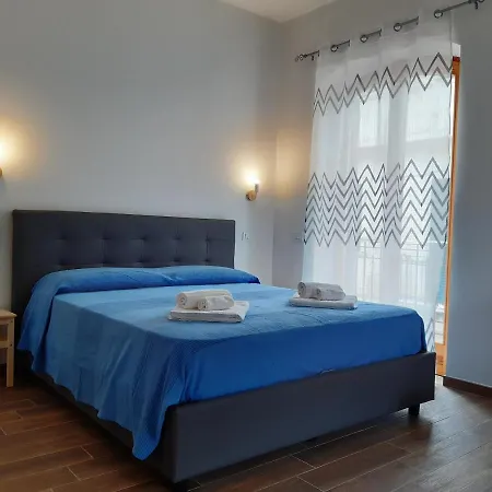 Casa Paolo E Francesca Monolocali * Scilla